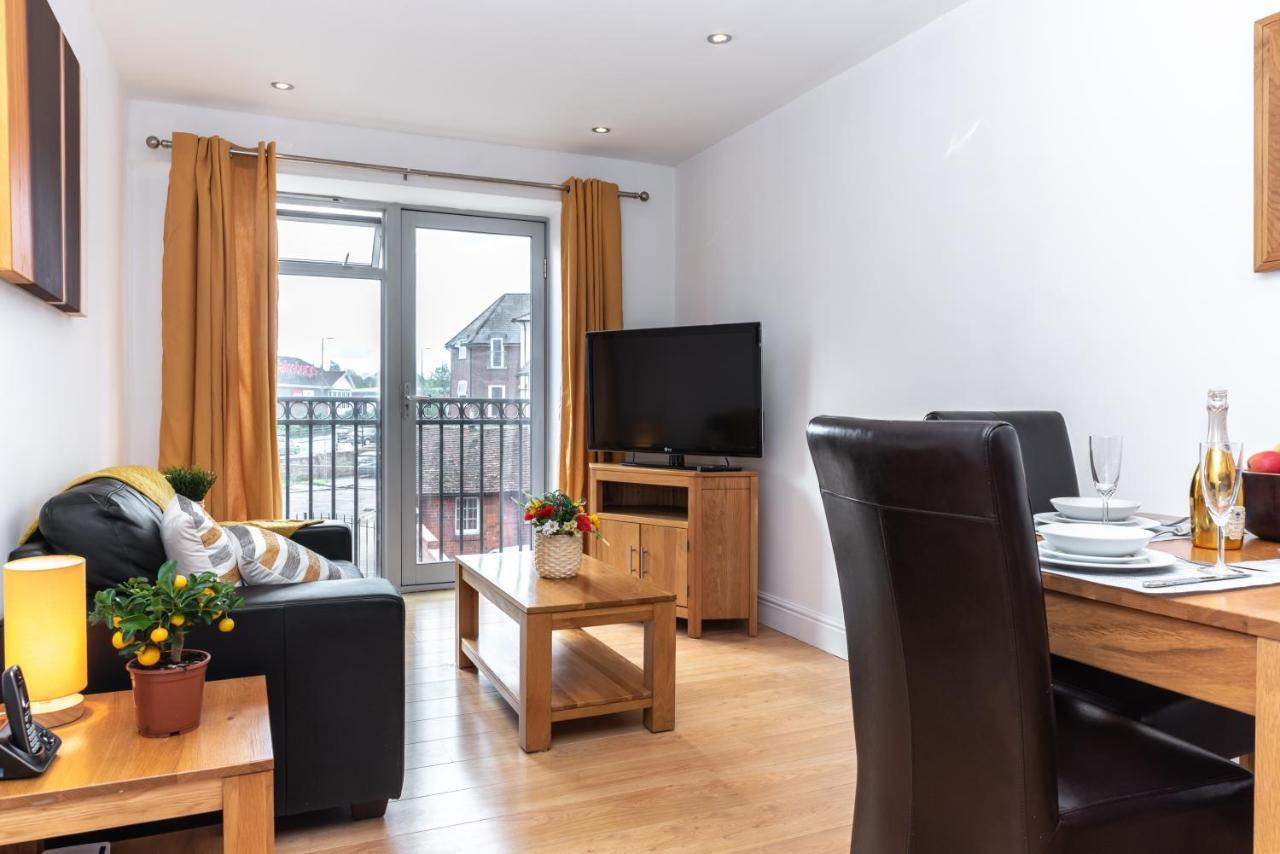 The Old Library - Modern Apartment With Rooftop Terrace Near The Train Station Newbury  Buitenkant foto